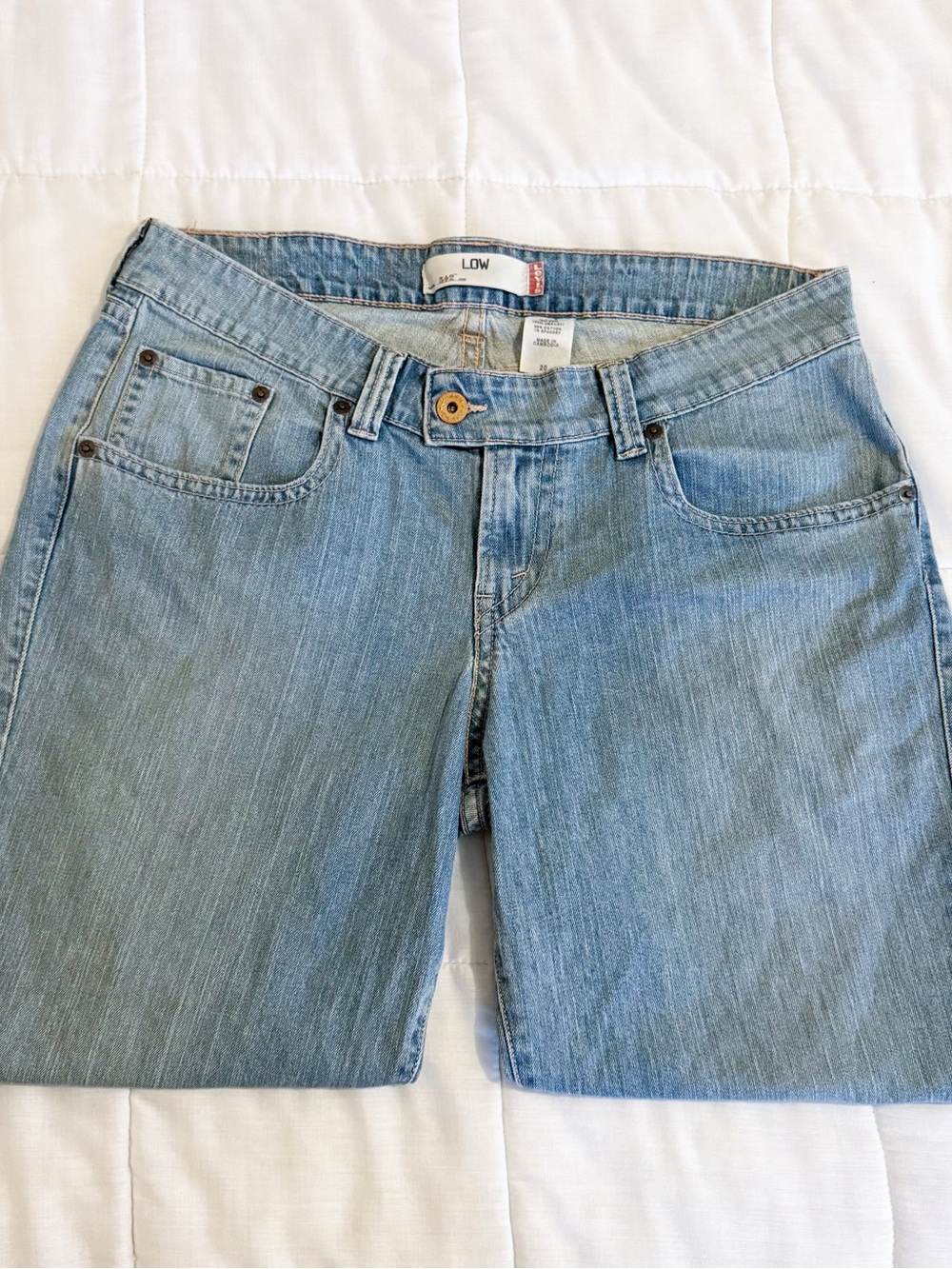 Levi’s y2k light wash denim capris